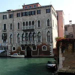 *** Bed & Breakfast At A Palazzo Italia