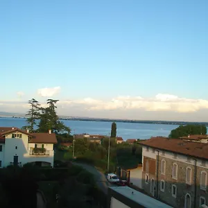 https://appartamento-san-benedetto-desenzano-del-garda.it-lombardy.com